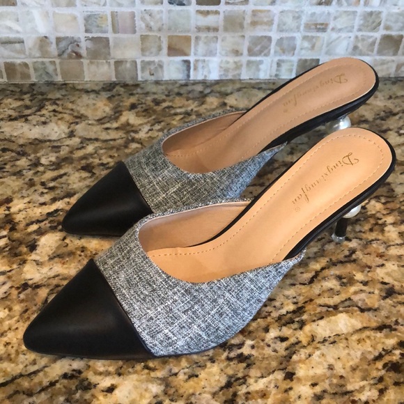 Shoes - Two Toned White Pearl Heels. NWOT❗️🖤